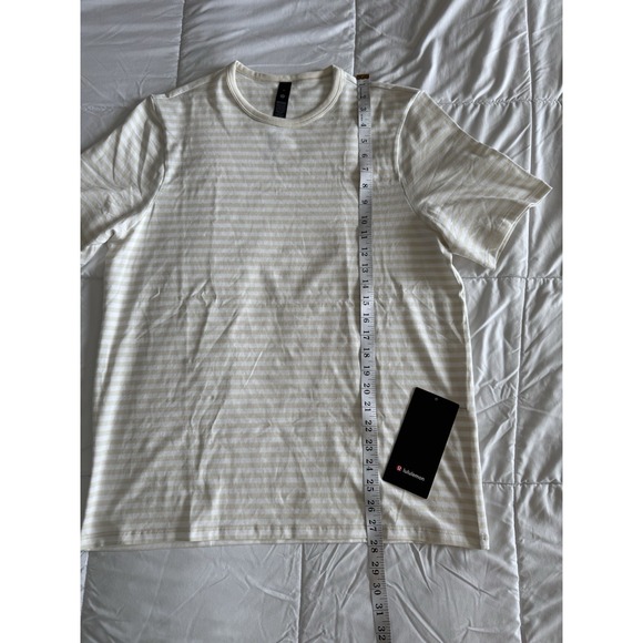New Lululemon Organic Cotton Classic Fit T-Shirt Size Medium Beige & White - Picture 2 of 7